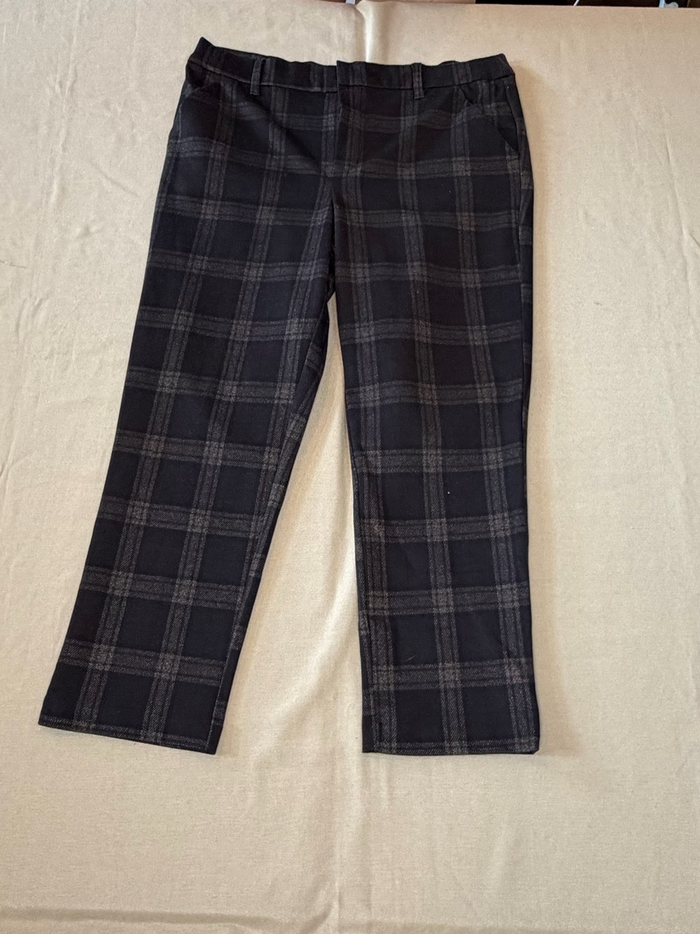Democracy Black Plaid Women's Chinos